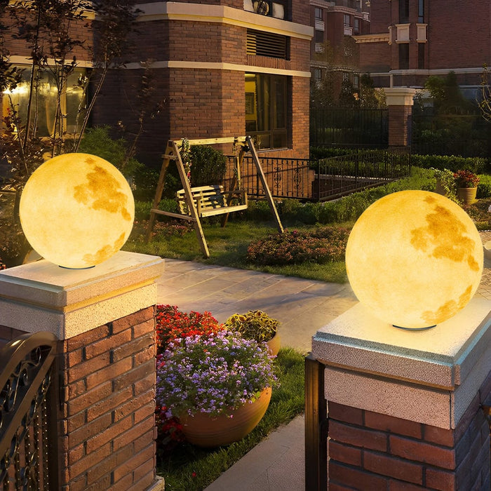 Waterproof LED Round Ball Moon Modern Solar Post Caps Lights with Remote