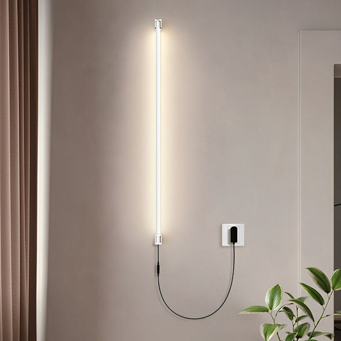 Modern Minimalist Rotatable LED Strip Wall Sconce, Plug-in Accent Lighting for Bedroom/Living Room