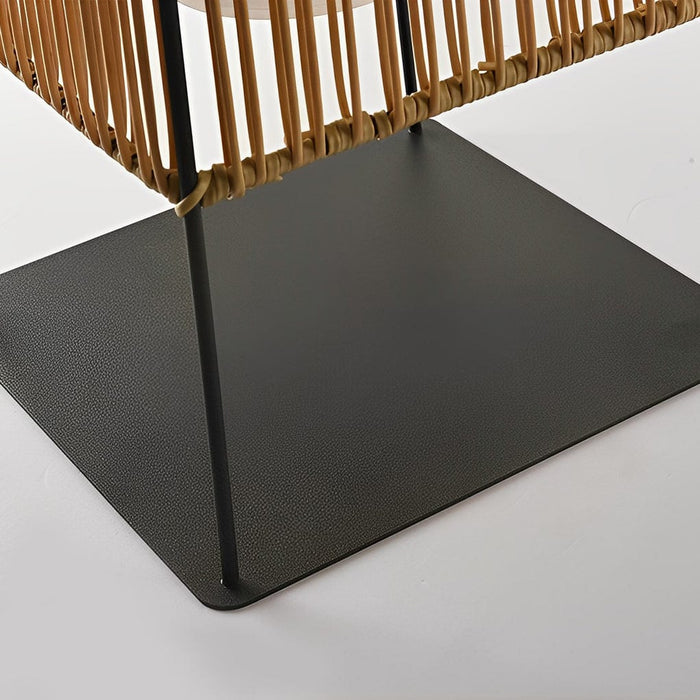 Plastic Handwoven LED Tapered Shaped Rattan Solar Floor Lamp Waterproof Outdoor Light with Solar Panel