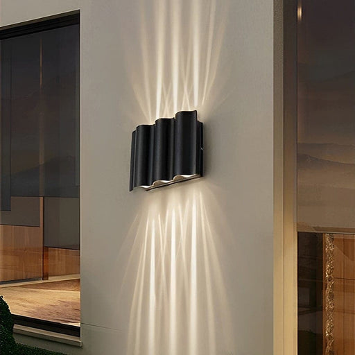 Modern Wave Outdoor Wall Light, Die-Cast Aluminum, Energy-Saving LED, Indoor/Outdoor Use for Villa, Porch, Patio, Garage, Balcony, and Corridors-ErisView-1