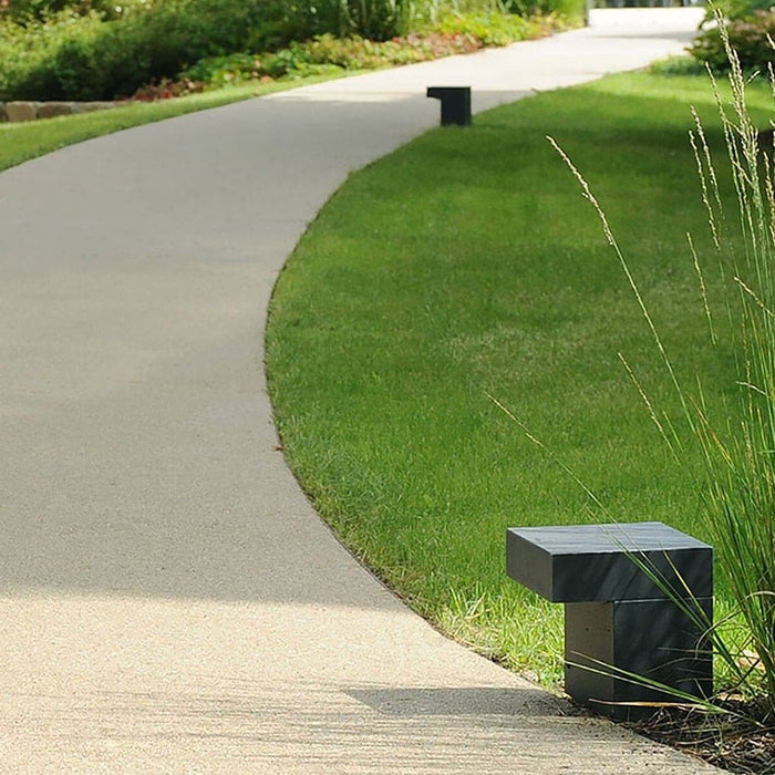 Solar-Powered Modern Outdoor Lamp for Villa Courtyards, Park Lawns, and Paths, Energy-Saving, Durable, Weather-Resistant with Automatic Night Activation-ErisView-15