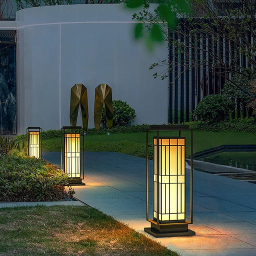Vintage-Inspired Solar Garden Light with Modern Aesthetics for Elegant Outdoor Decor, Perfect for Fence, Flower Bed, Patio, Porch, Trail, and Lawn-ErisView-1