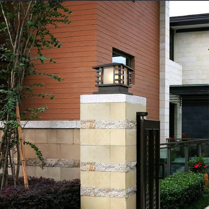European Retro Column Light LED Landscape Decorative Lighting for Villa Courtyard