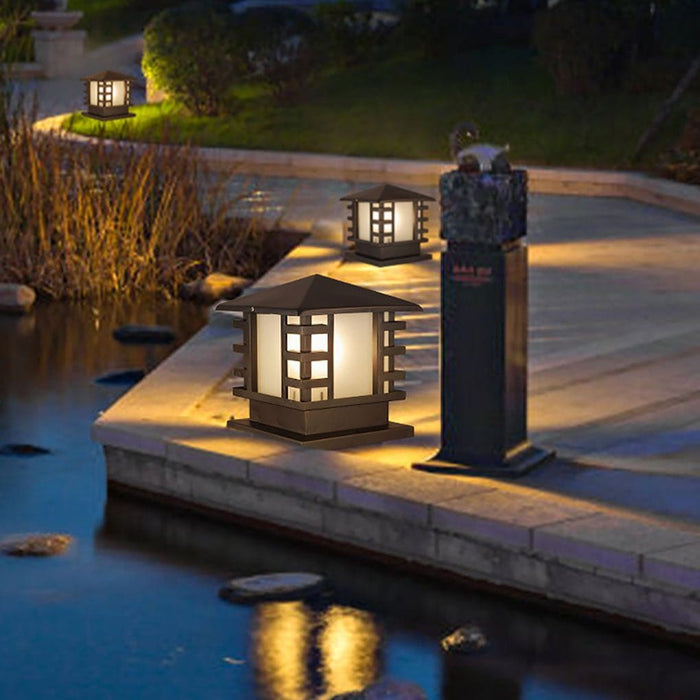 European Retro Column Light LED Landscape Decorative Lighting for Villa Courtyard