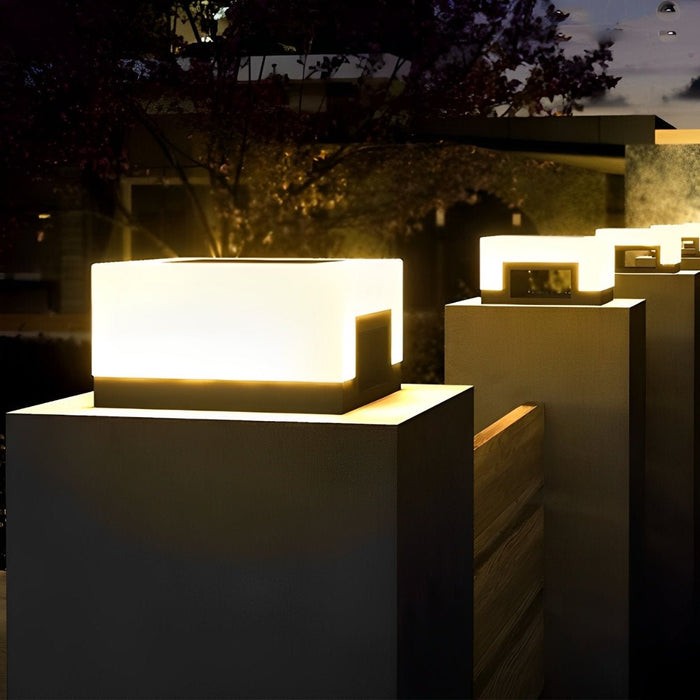 Square Solar Post Caps Light - Outdoor Deck Fence Post Lighting - Automatic LED Illumination for Gardens, Patios, Pathways