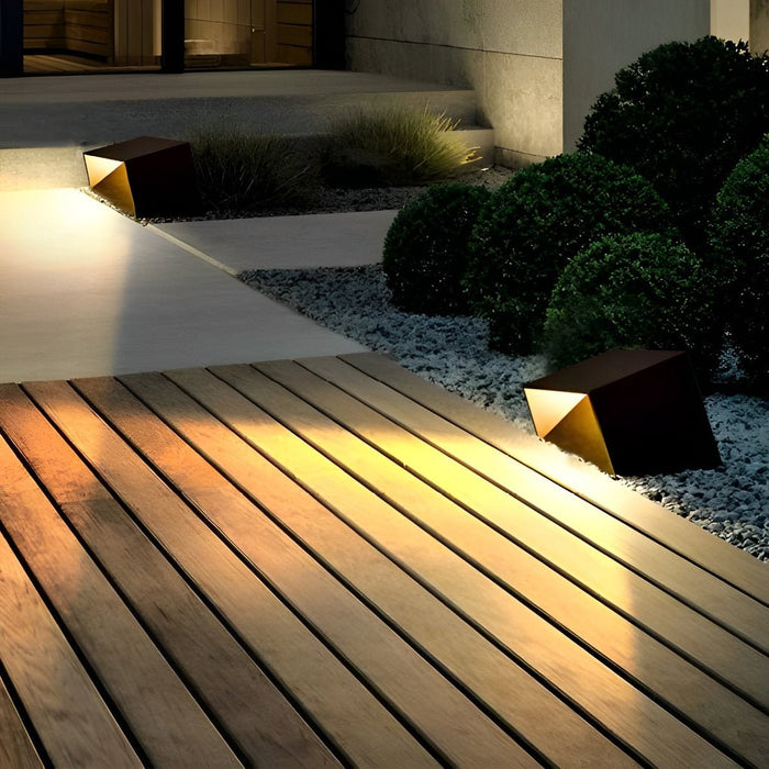 Solar LED Outdoor Post Light, Modern Cube Design, Dusk to Dawn for Garden/Pathway/Patio