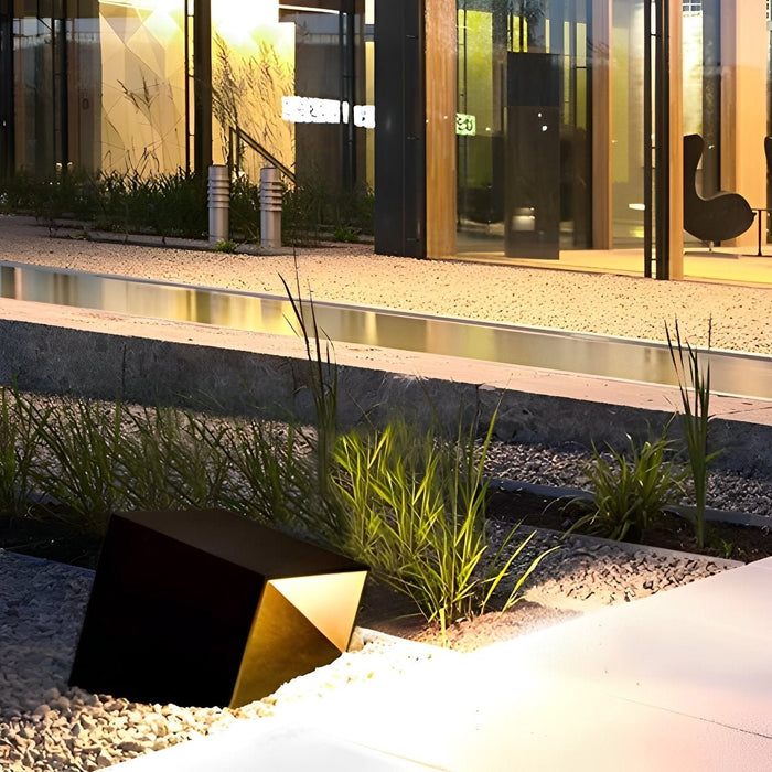 Solar LED Outdoor Post Light, Modern Cube Design, Dusk to Dawn for Garden/Pathway/Patio
