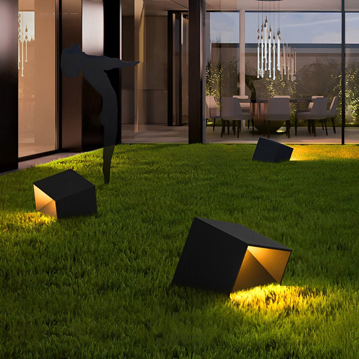 Solar LED Outdoor Post Light, Modern Cube Design, Dusk to Dawn for Garden/Pathway/Patio