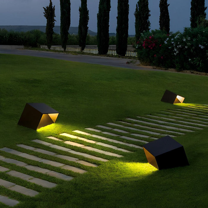 Solar LED Outdoor Post Light, Modern Cube Design, Dusk to Dawn for Garden/Pathway/Patio