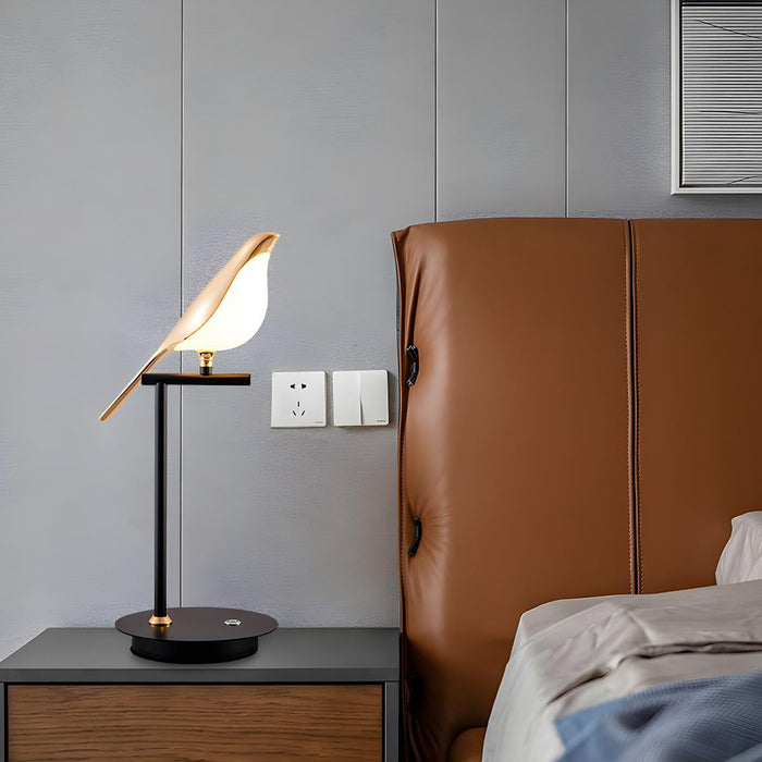 Magpie Bird LED Desk Lamp - Modern Luxury Indoor Lighting, Artistic Table Light