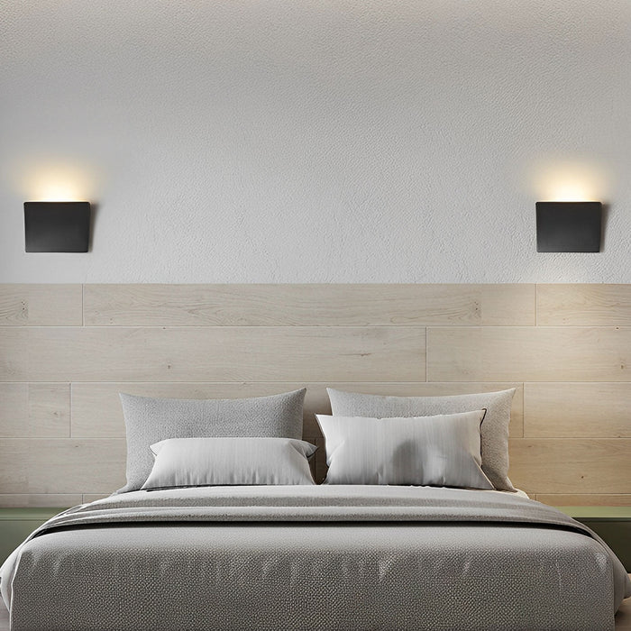 Modern Minimalist Curve LED Indoor Wall Sconce - Warm White Light, Aluminum Design - Hardwired Fixture