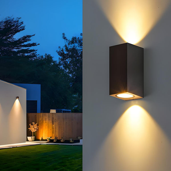 Modern Square Outdoor Waterproof Wall Light Fixture for Villa Courtyard Balcony