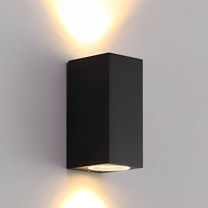 Modern Square Outdoor Waterproof Wall Light Fixture for Villa Courtyard Balcony