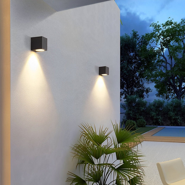 Modern Square Outdoor Waterproof Wall Light Fixture for Villa Courtyard Balcony