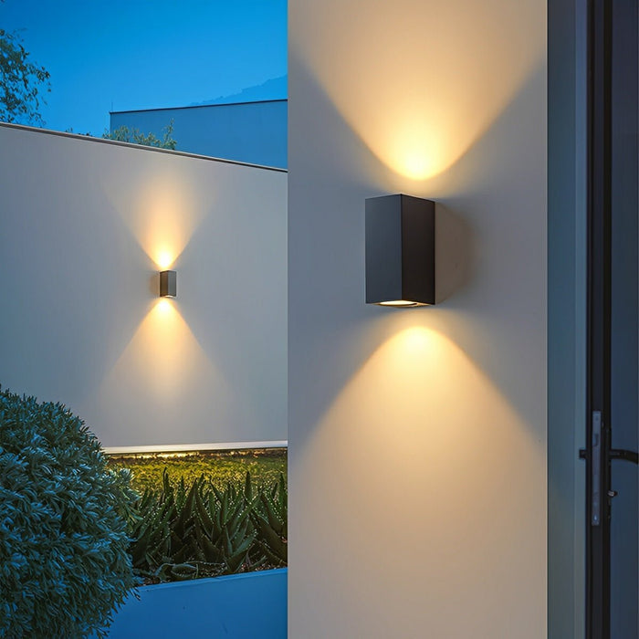 Modern Square Outdoor Waterproof Wall Light Fixture for Villa Courtyard Balcony