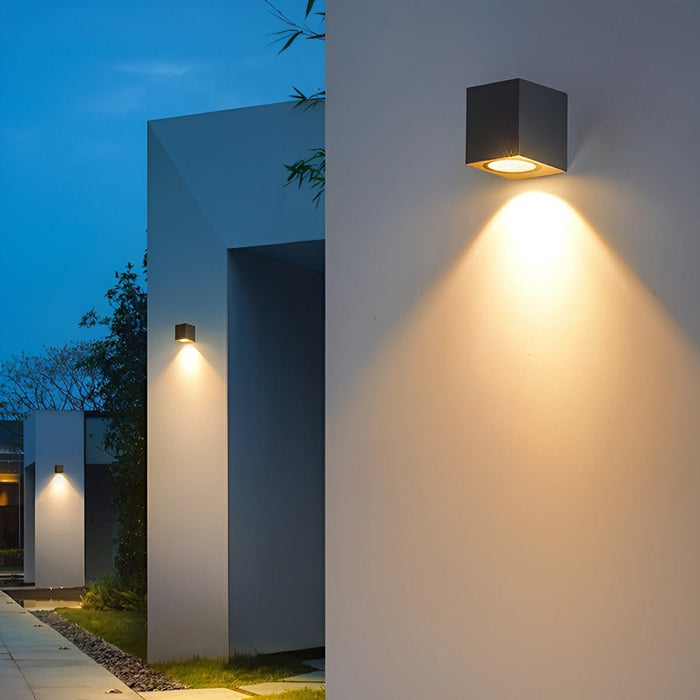 Modern Square Outdoor Waterproof Wall Light Fixture for Villa Courtyard Balcony