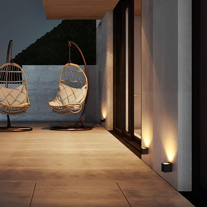 Modern Square Outdoor Waterproof Wall Light Fixture for Villa Courtyard Balcony