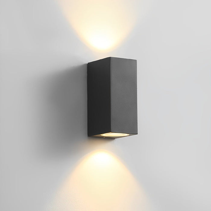 Modern Square Outdoor Waterproof Wall Light Fixture for Villa Courtyard Balcony