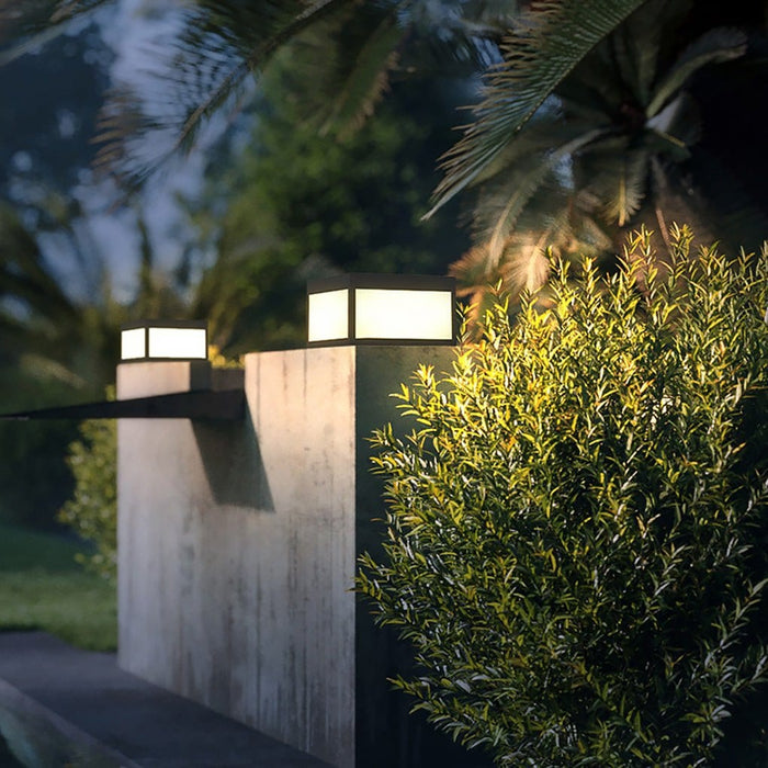 Outdoor Courtyard Waterproof LED Solar Pillar Lights Landscape Lighting