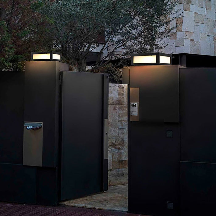Outdoor Courtyard Waterproof LED Solar Pillar Lights Landscape Lighting