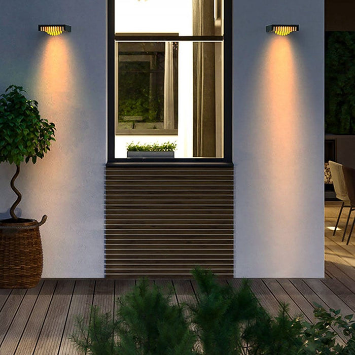 Outdoor LED Waterproof Solar Decorative Lighting Wall Light for Courtyard Balcony Aisle