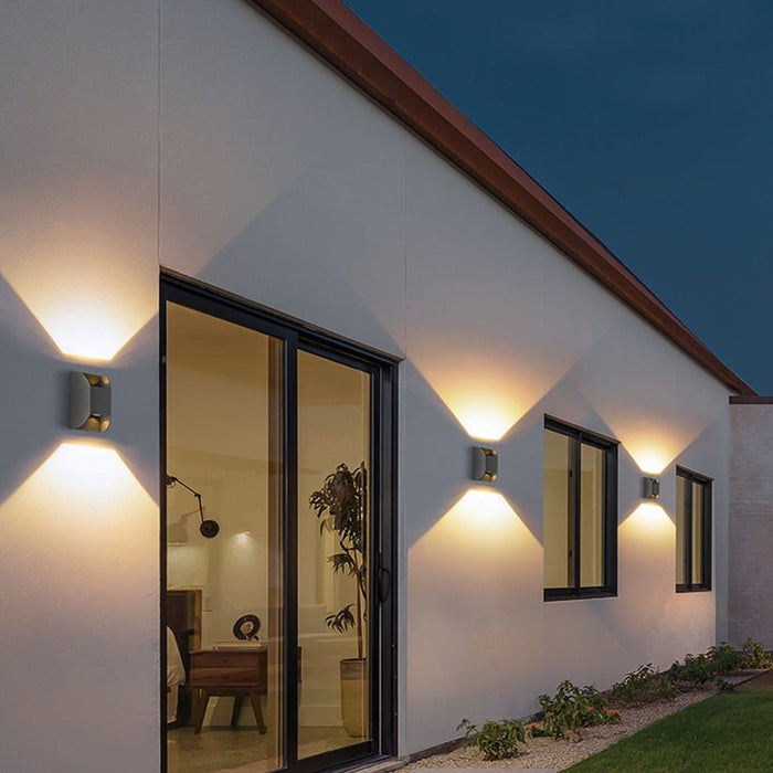 Outdoor Waterproof LED Wall Light for Villa Foyer Garden Corridor Balcony