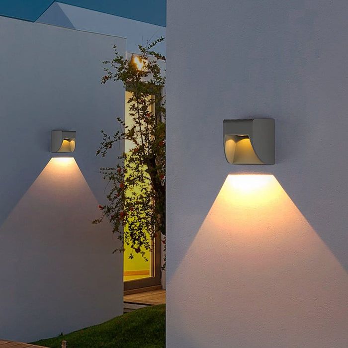 Outdoor Waterproof LED Wall Light for Villa Foyer Garden Corridor Balcony