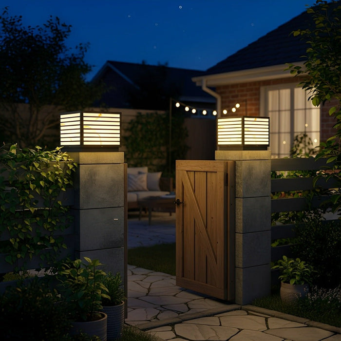 Solar LED Post Cap Light, Dusk to Dawn Pillar, IP65 Waterproof, Square Modern Outdoor Deck/Fence Lighting
