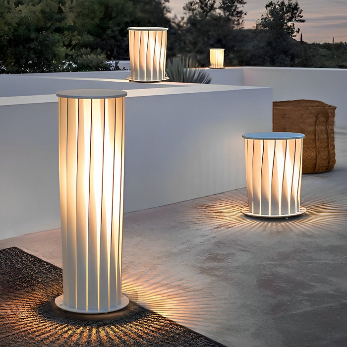 Solar Pathway Light, Twisted Design, Dusk to Dawn, Garden/Yard Accent