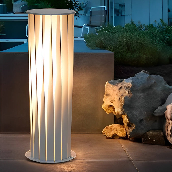 Solar Pathway Light, Twisted Design, Dusk to Dawn, Garden/Yard Accent