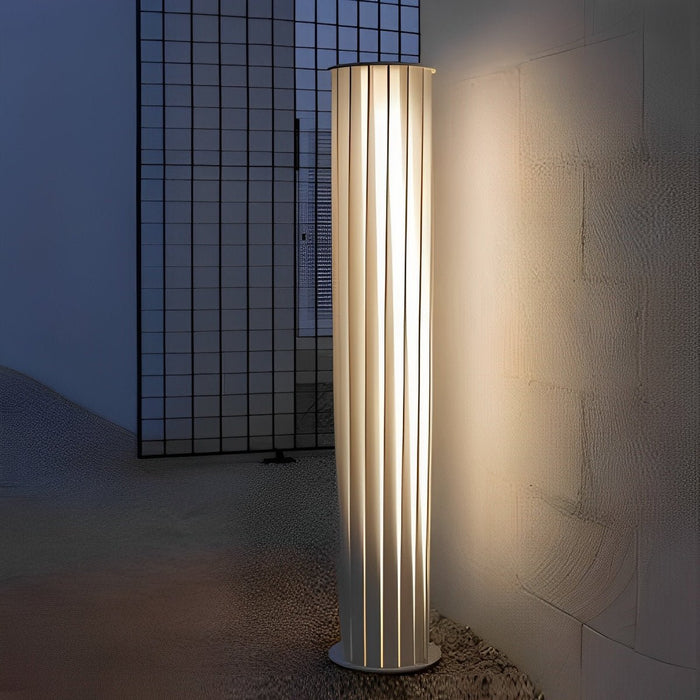 Solar Pathway Light, Twisted Design, Dusk to Dawn, Garden/Yard Accent
