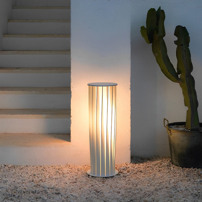 Solar Pathway Light, Twisted Design, Dusk to Dawn, Garden/Yard Accent