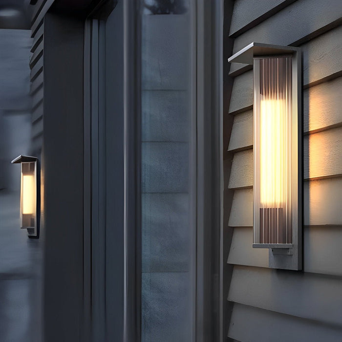 Solar Vintage Outdoor Wall Light Fixture - Classic Design, Energy Efficient / Dusk-to-Dawn Sensor