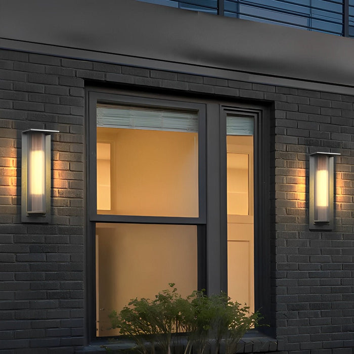 Solar Vintage Outdoor Wall Light Fixture - Classic Design, Energy Efficient / Dusk-to-Dawn Sensor