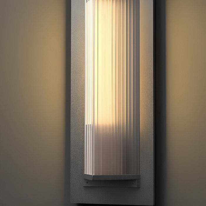 Solar Vintage Outdoor Wall Light Fixture - Classic Design, Energy Efficient / Dusk-to-Dawn Sensor