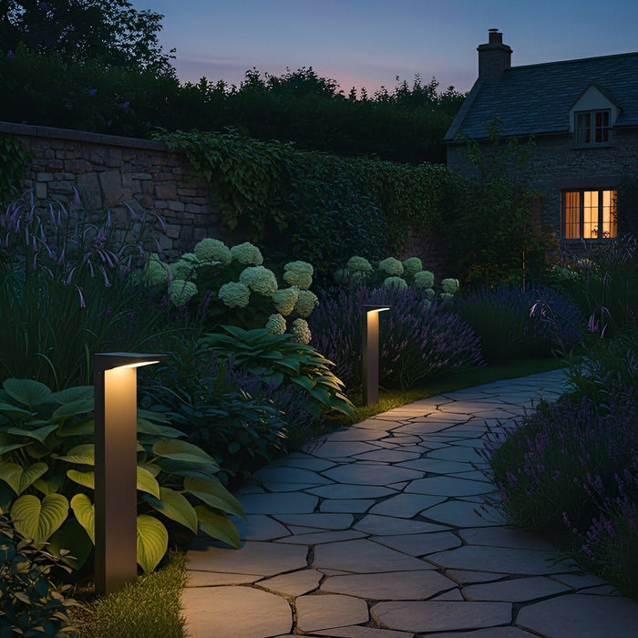 Solar Dusk to Dawn 7-Shaped LED Pathway Post Light, Waterproof Modern Design for Garden/Yard